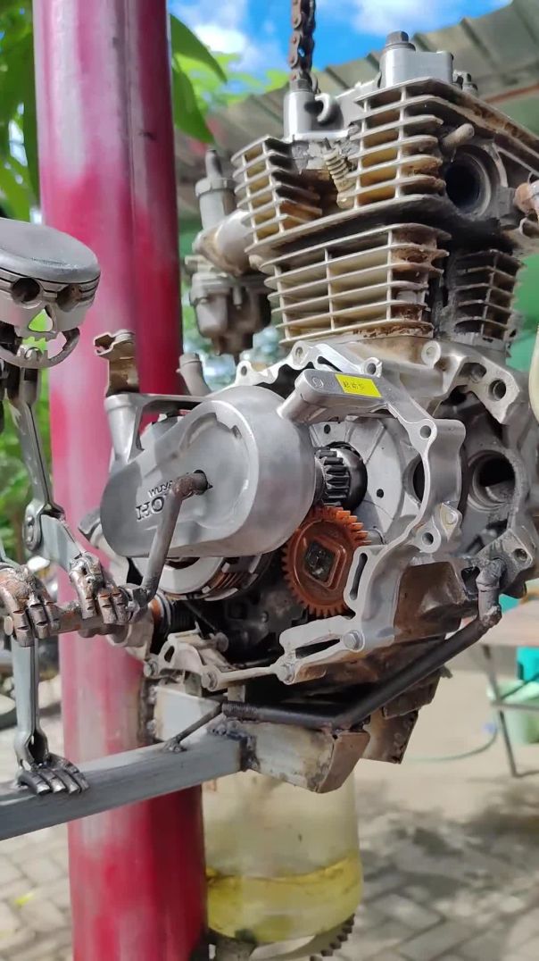 Steampunk Robot with a Honda Engine! 🤖 (1080p)
