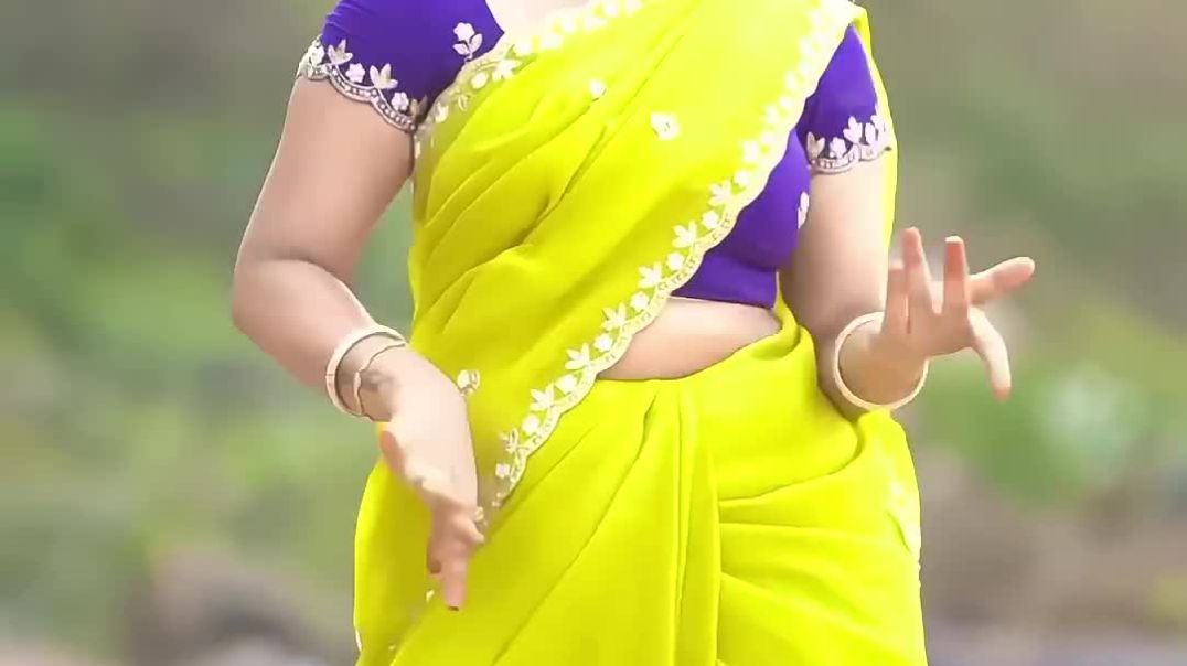 Folk song 😍 #trendingonshorts #preethipriya926 #reelsinstagram (1080p)
